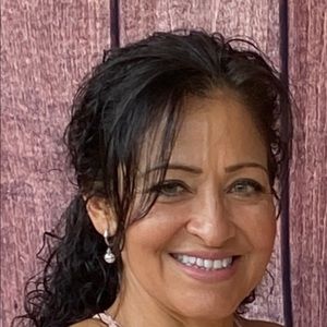 Meet your Posher, Teyda